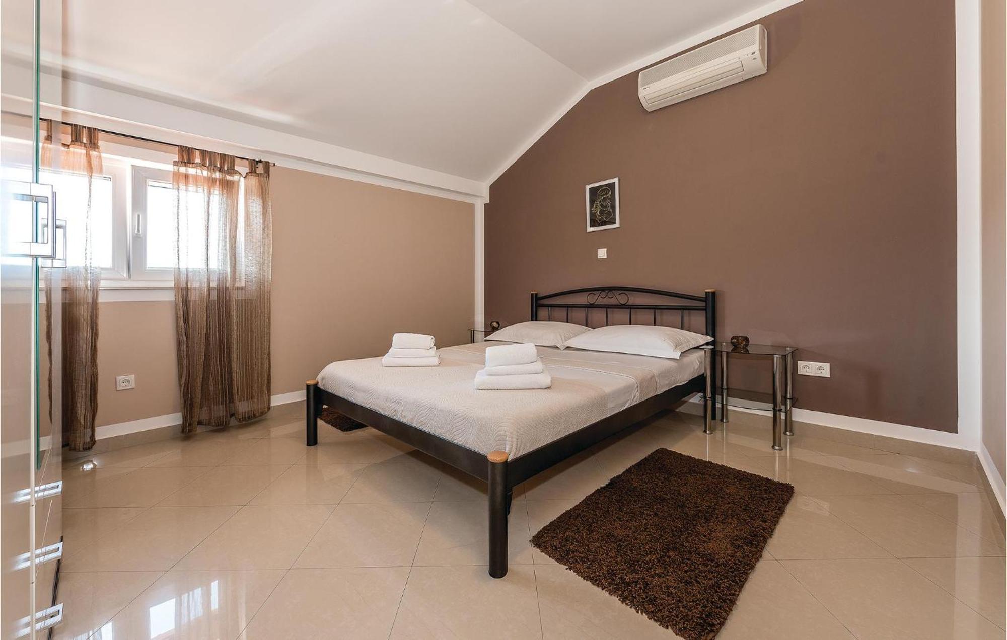 Gorgeous Home In Kijevo With Kitchen Dış mekan fotoğraf