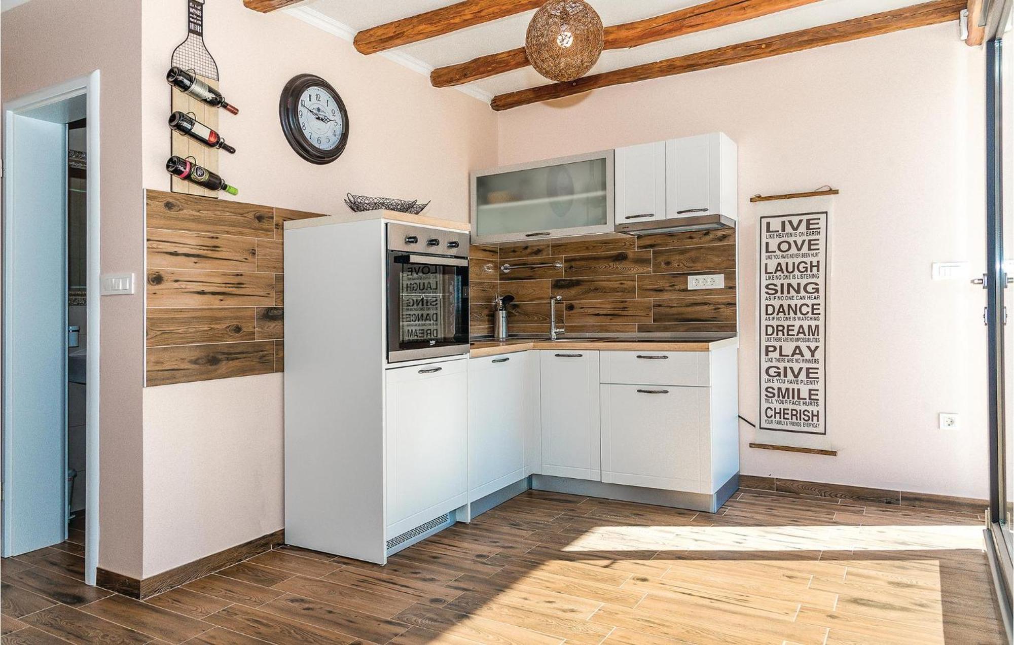 Gorgeous Home In Kijevo With Kitchen Dış mekan fotoğraf